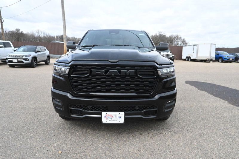 2025 RAM 1500 TradesmanImage 3