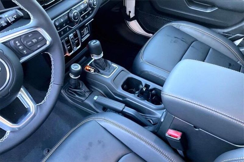 New 2025 Jeep Wrangler 4-door SaharaImage 7