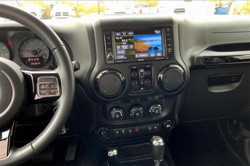 Used 2017 Jeep Wrangler JK Unlimited SaharaImage 5