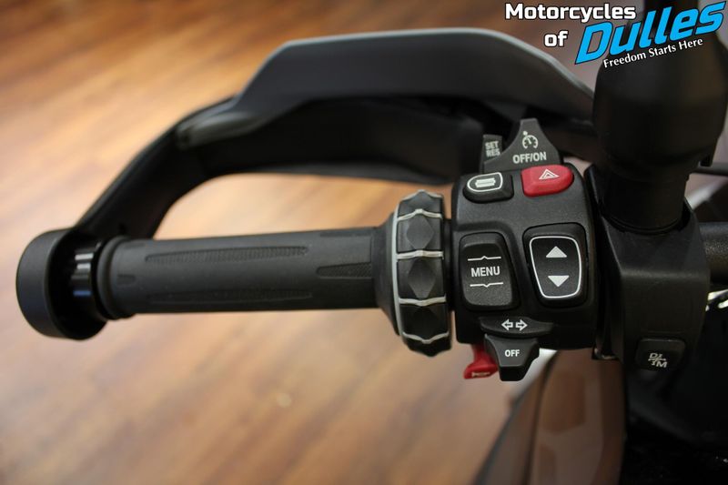 2025 BMW R1300GS ASA Image 11