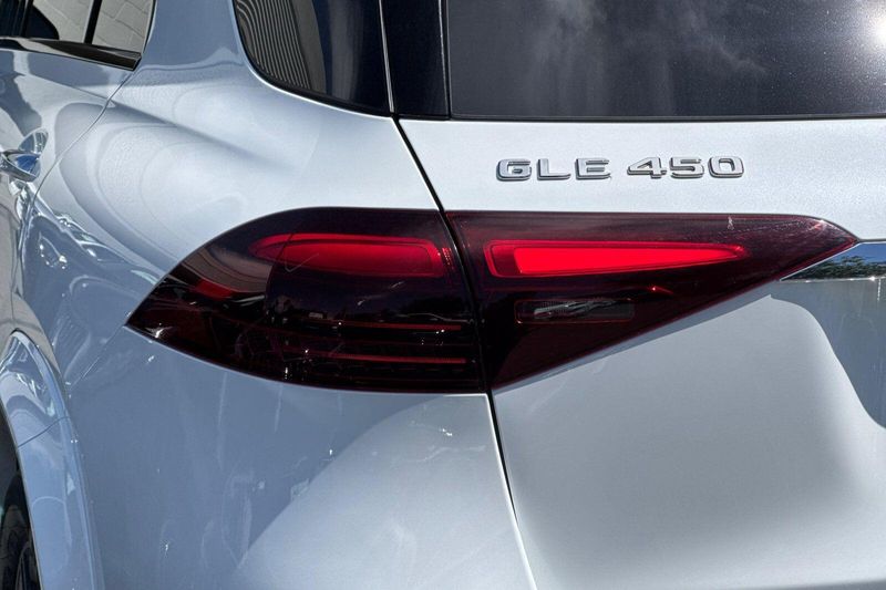 Used 2026 Mercedes-Benz GLE 450Image 35