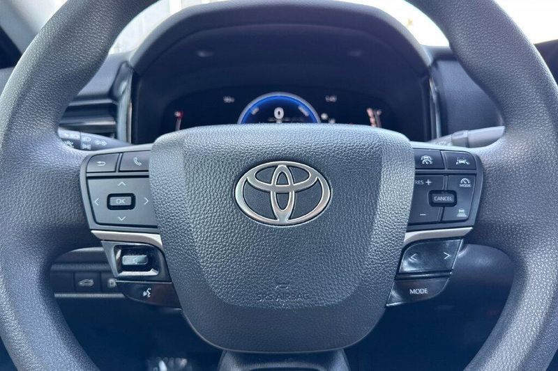 Used 2025 Toyota Camry LEImage 21