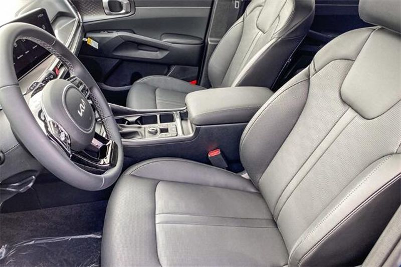 2025 Kia Sorento SImage 8