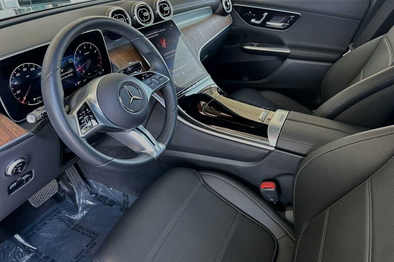 2024 Mercedes-Benz GLC 300Image 7