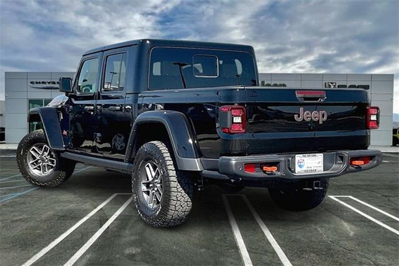 2024 Jeep Gladiator Mojave X 4x4Image 2