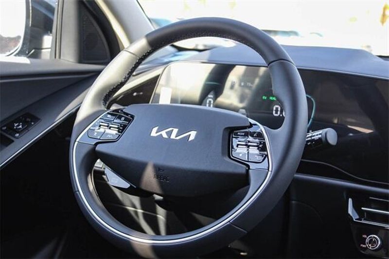 2025 Kia Niro EXImage 8