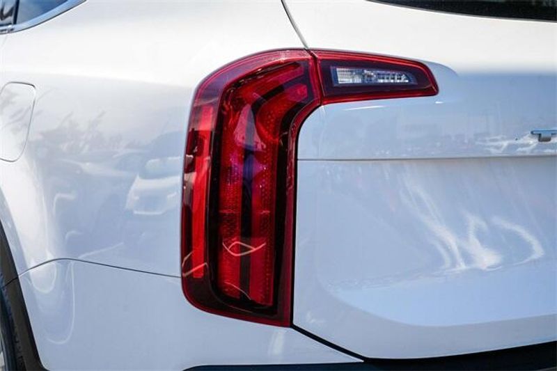 Used 2022 Kia Telluride LXImage 9