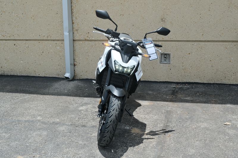 2025 Honda CB750 HORNET MATTE PEARL WHITE Image 8