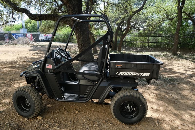 NEW 2025 LANDMASTER AMP STANDARD CAB CLASSIC EDITION Image 6