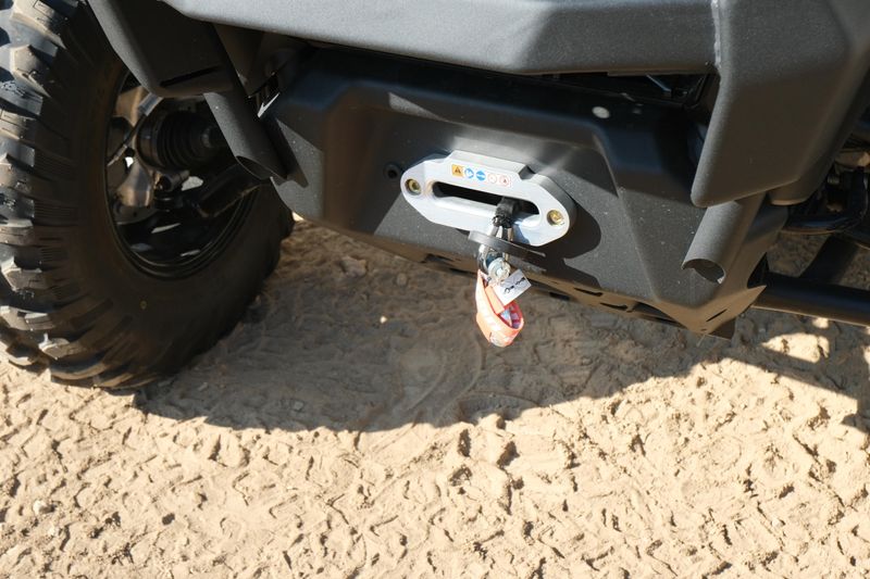 NEW 2026 CAN-AM DEFENDER MAX XT CAB HD11 WITH 1025 INCH TOUCHSCREEN Image 12