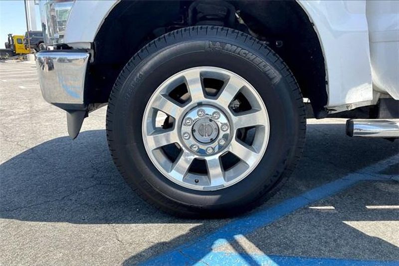 2009 Ford F-350 LariatImage 8