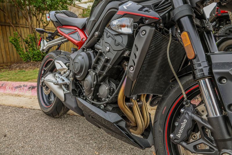 USED 2018 TRIUMPH STREET TRIPLE R Image 3