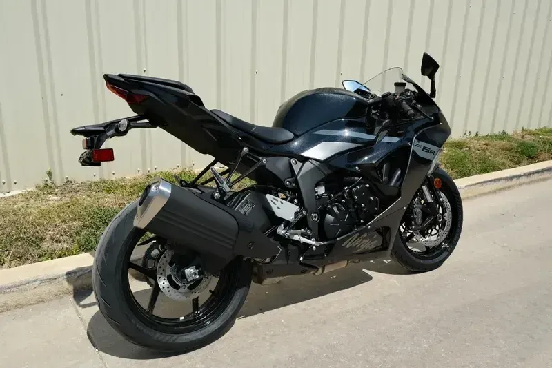 NEW 2026 KAWASAKI NINJA ZX6R ABS Image 3