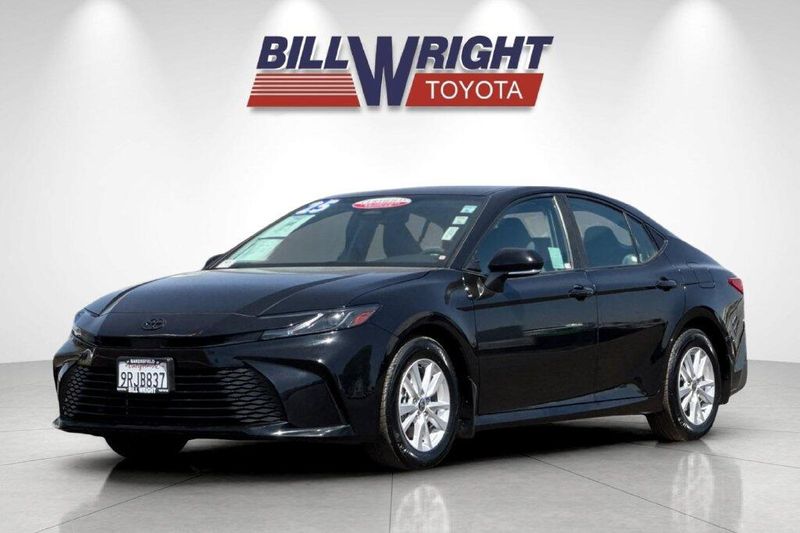 Used 2025 Toyota Camry LEImage 7