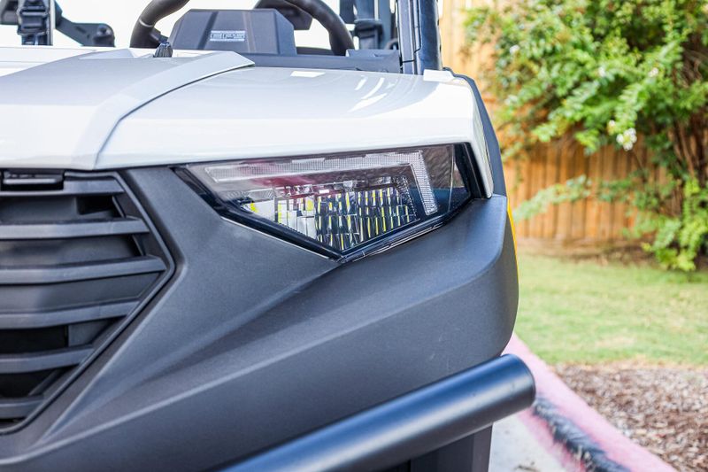 2025 Polaris RANGER CREW 1000 PREMIUM  MIRAGE BEIGE Image 2