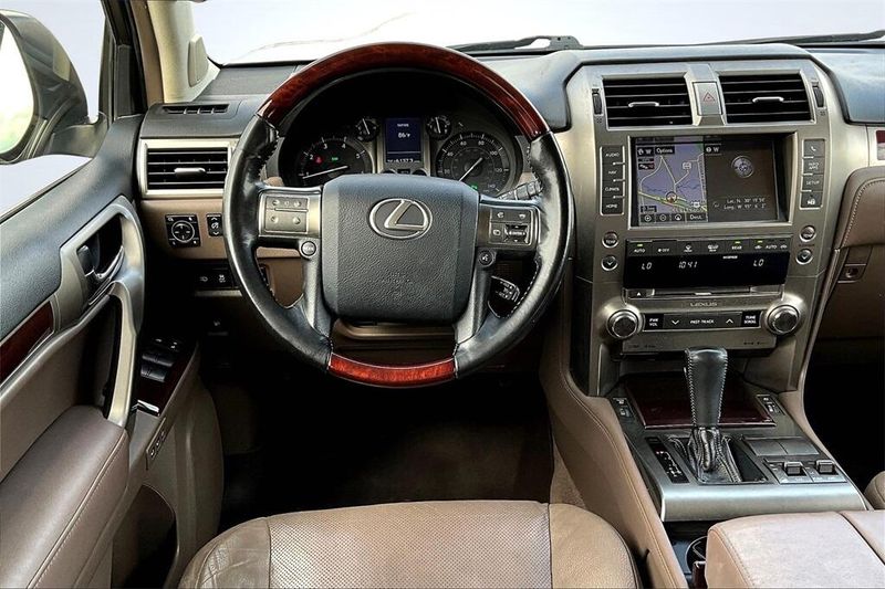 2016 Lexus GX 460 photo 5