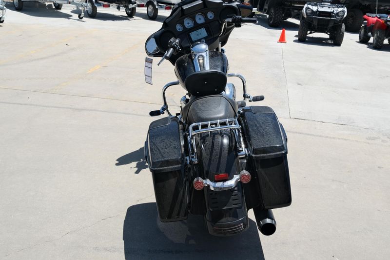 Used 2019 HARLEY STREET GLIDE BLACK Image 4