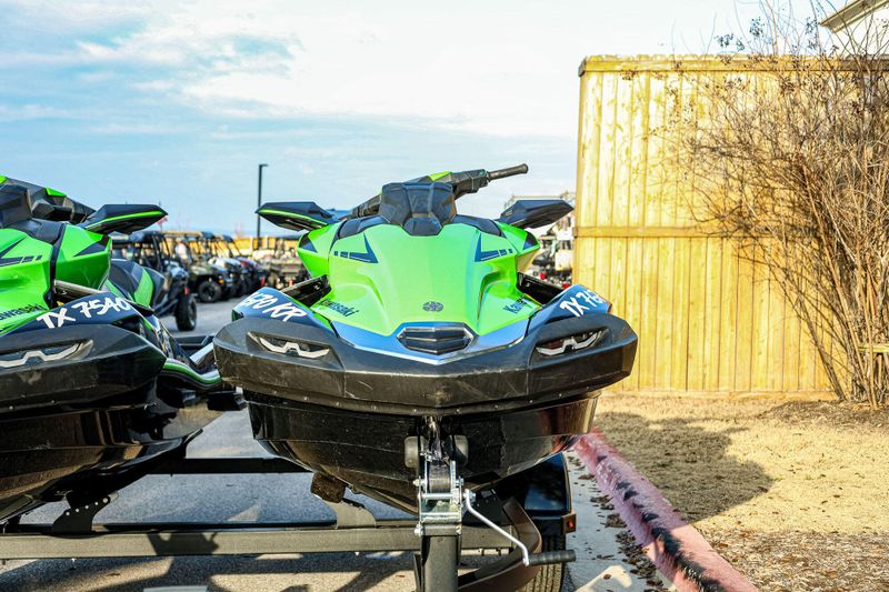 2023 Kawasaki Jet Ski Ultra 310 310LXS Image 2