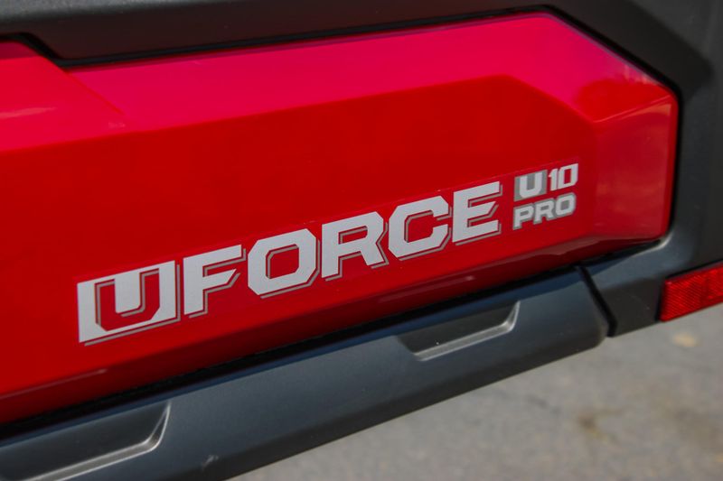 2025 CFMOTO UFORCE 1000 PRO BORDEAU RED Image 4