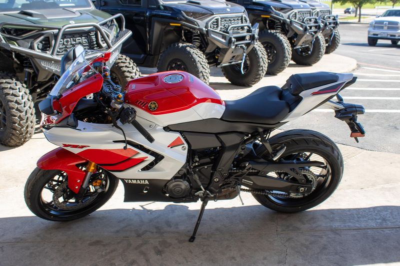 NEW 2026 YAMAHA YZF-R7 70TH ANNIVERSARY EDITION Image 4