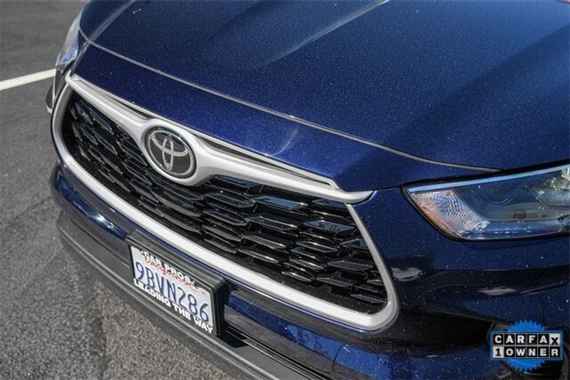 Used 2022 Toyota Highlander XLEImage 10