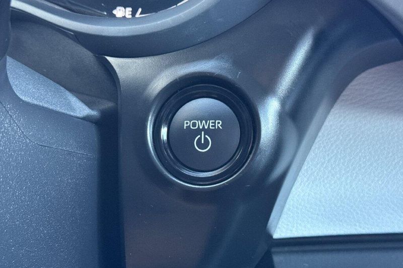 Used 2026 Toyota Sienna LEImage 22