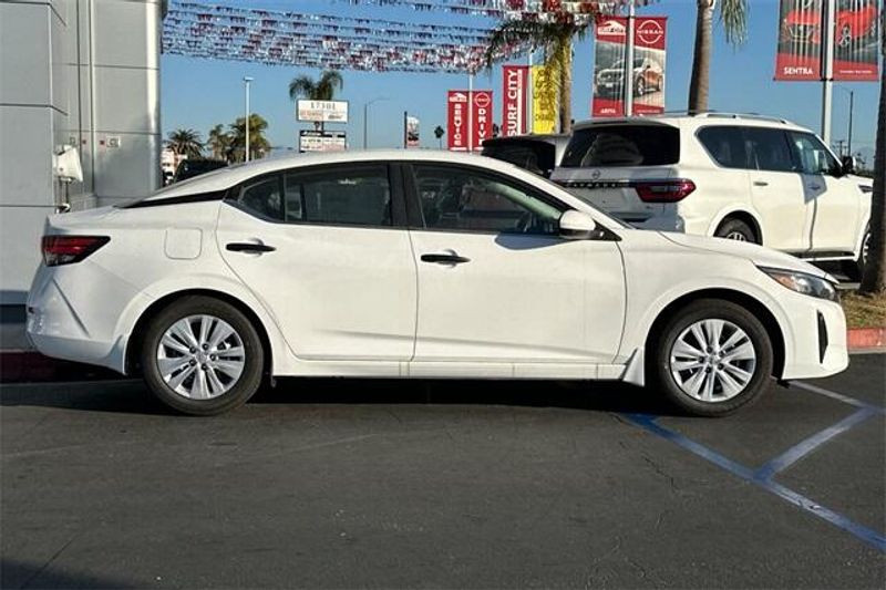 New 2025 Nissan Sentra SImage 2