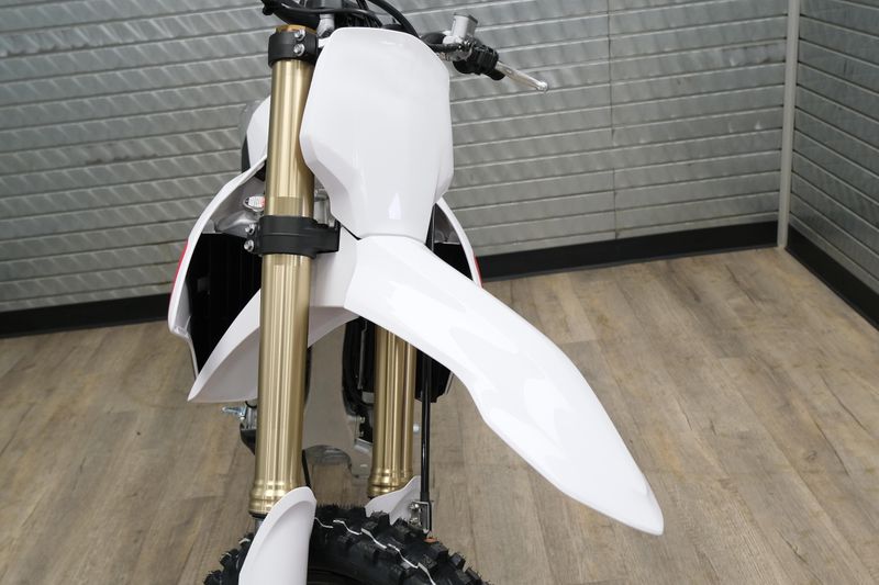 NEW 2026 YAMAHA YZ250F 70TH ANNIVERSARY EDITION Image 9