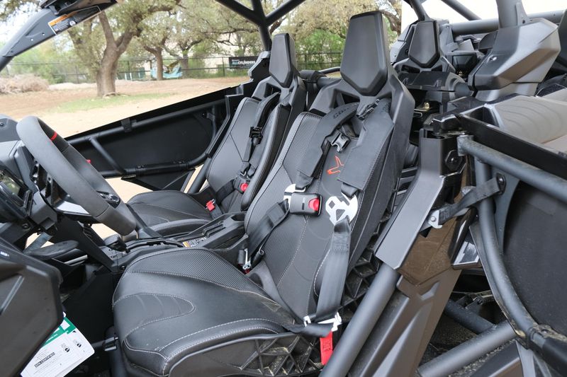 NEW 2026 CAN-AM MAVERICK X3 MAX X RS TURBO RR SMARTSHOX WITH 1025 TOUCHSCREEN Image 16