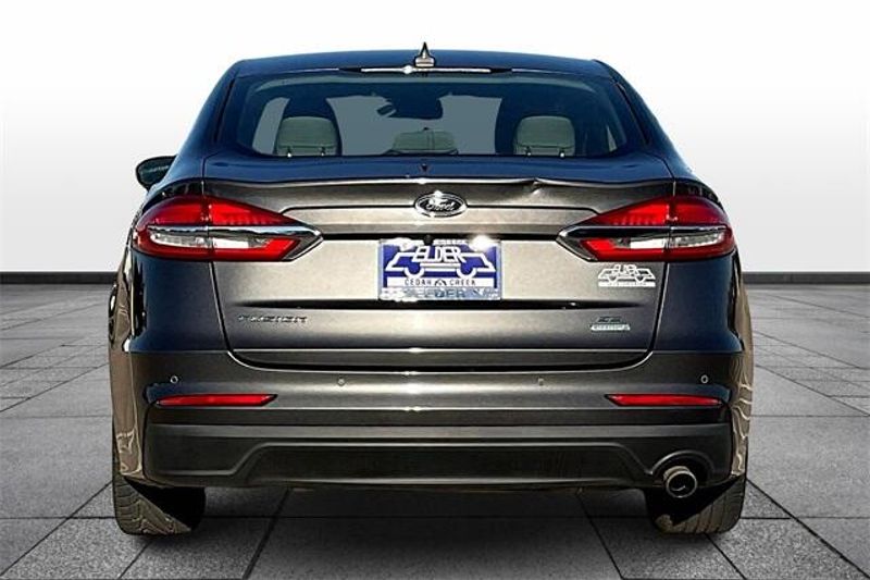 2019 Ford Fusion SEImage 4