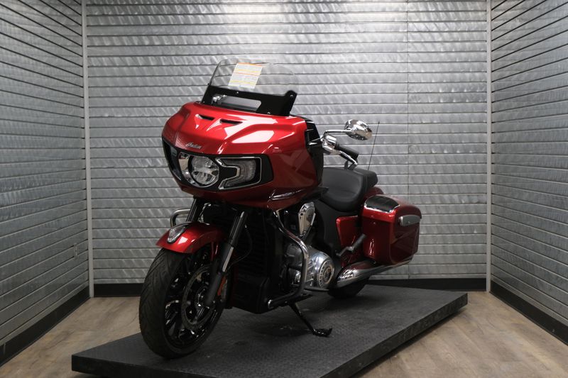 NEW 2025 INDIAN MOTORCYCLE CHALLENGER LIMITED Image 9