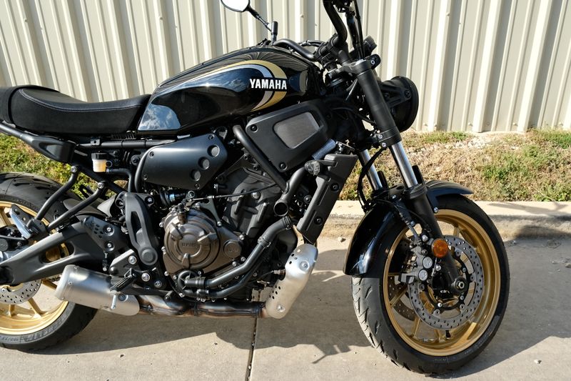 NEW 2025 YAMAHA XSR700 Image 7