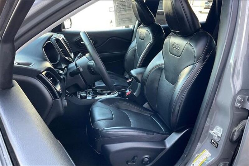 Used 2023 Jeep Cherokee AltitudeImage 24