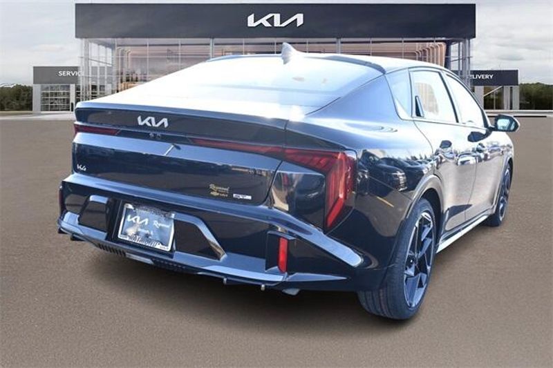 2025 Kia K4 GT-LineImage 3