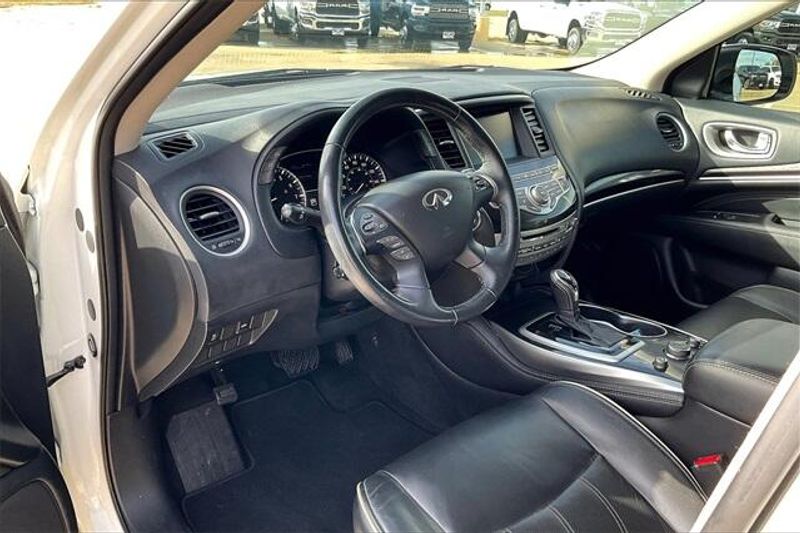 2018 INFINITI QX60 BaseImage 14