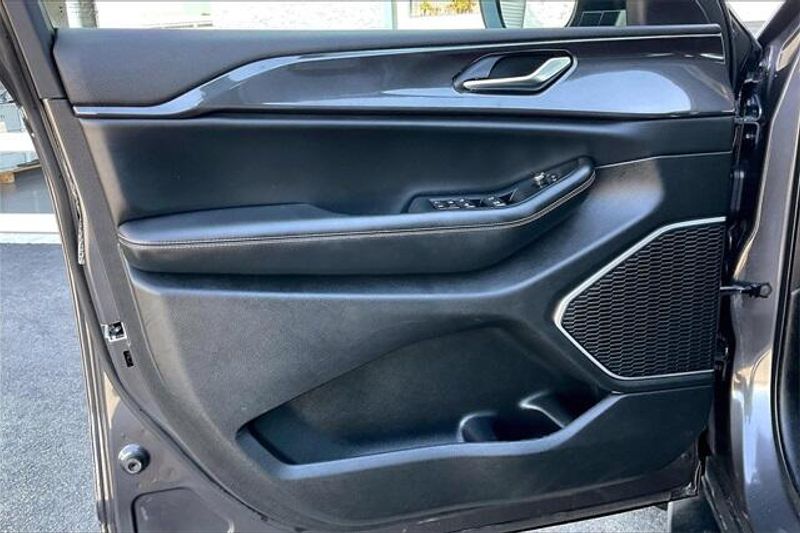 2022 Jeep Grand Cherokee L LaredoImage 22