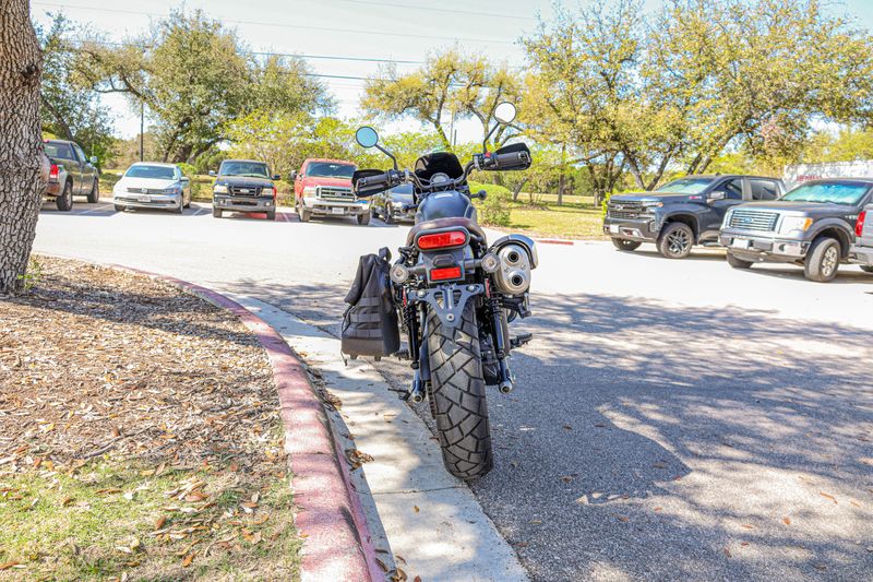 USED 2025 HONDA SCL 500 Image 14