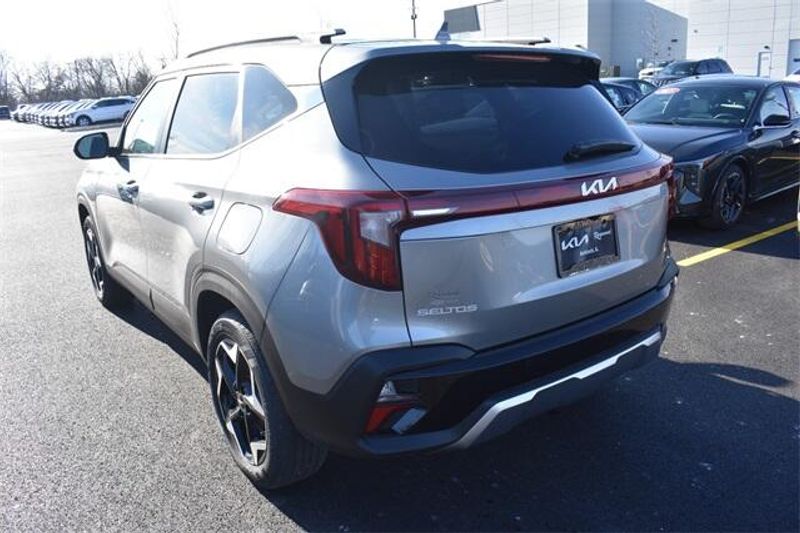 2025 Kia Seltos EXImage 5