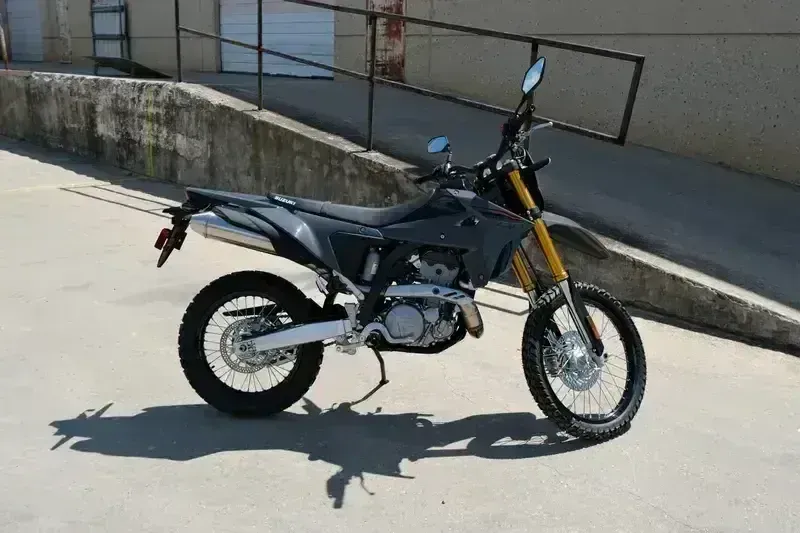 NEW 2025 SUZUKI DR-Z4S Image 2