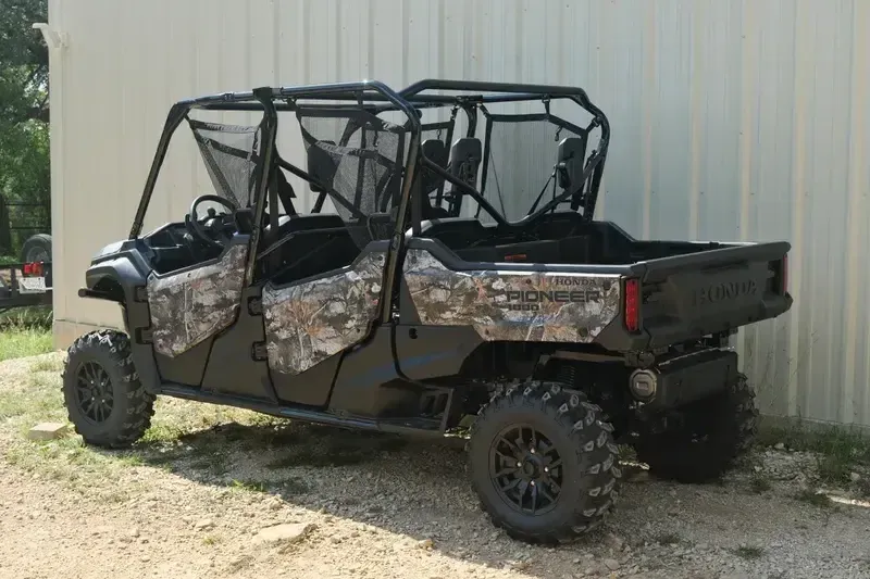 NEW 2025 HONDA PIONEER 10006 DELUXE Image 6
