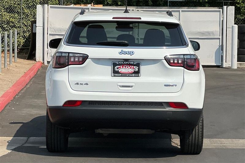 2024 Jeep Compass Latitude photo 5