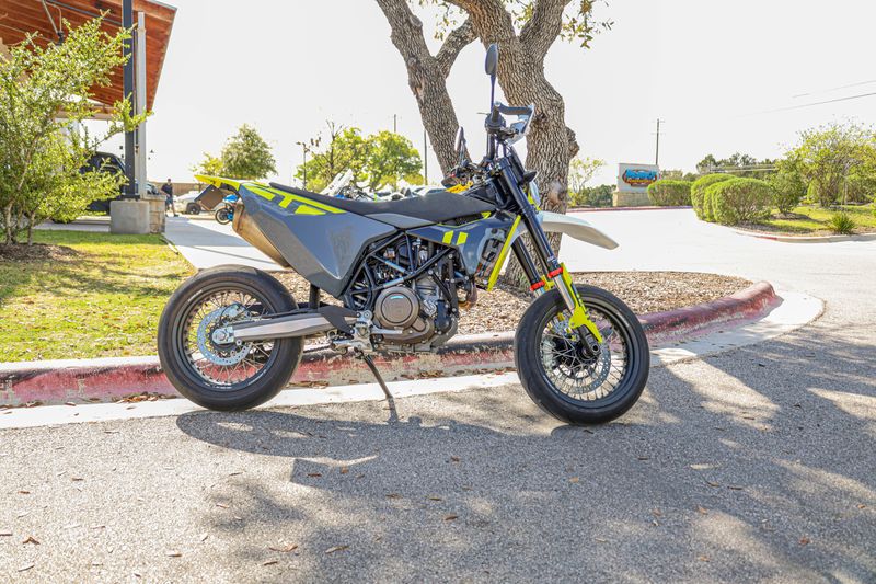USED 2023 HUSQVARNA SUPERMOTO 701 Image 17