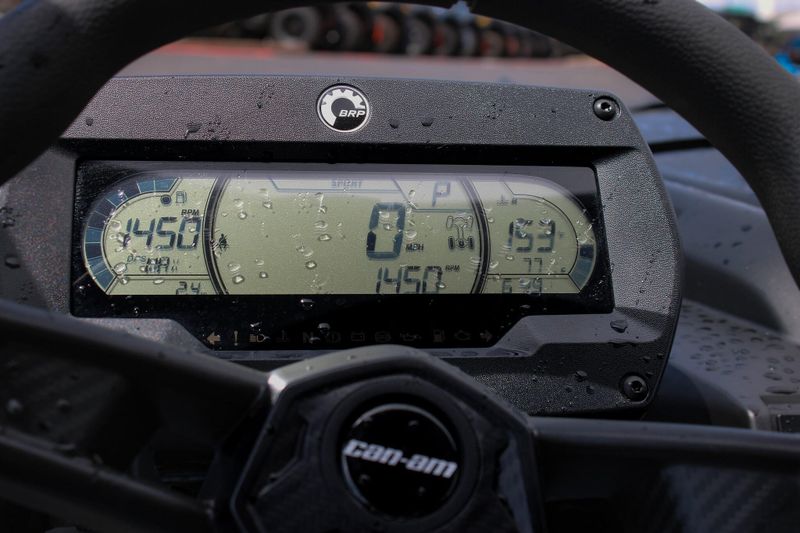 2025 Can-Am MAVERICK X3 MAX X RS TURBO RR WITH SMARTSHOX TRIPLE BLACK Image 25