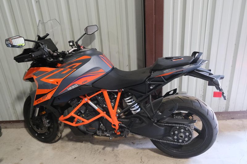 USED 2023 KTM SUPER DUKE 1290 GT Image 2