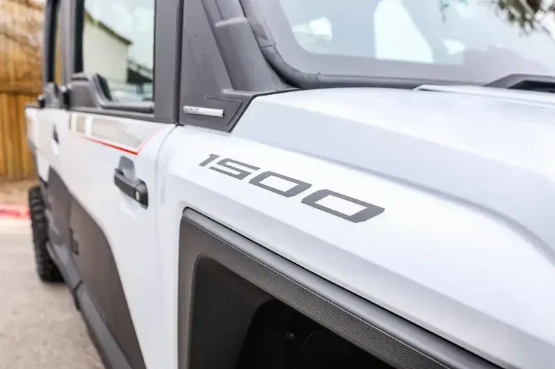 2025 Polaris RANGER CREW XD 1500 NORTHSTAR EDITION ULTIMATE GHOST WHITE METALLIC SMOKE Image 7