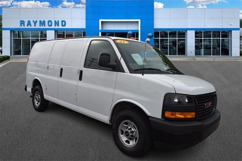 2021 GMC Savana 2500 Work VanImage 1