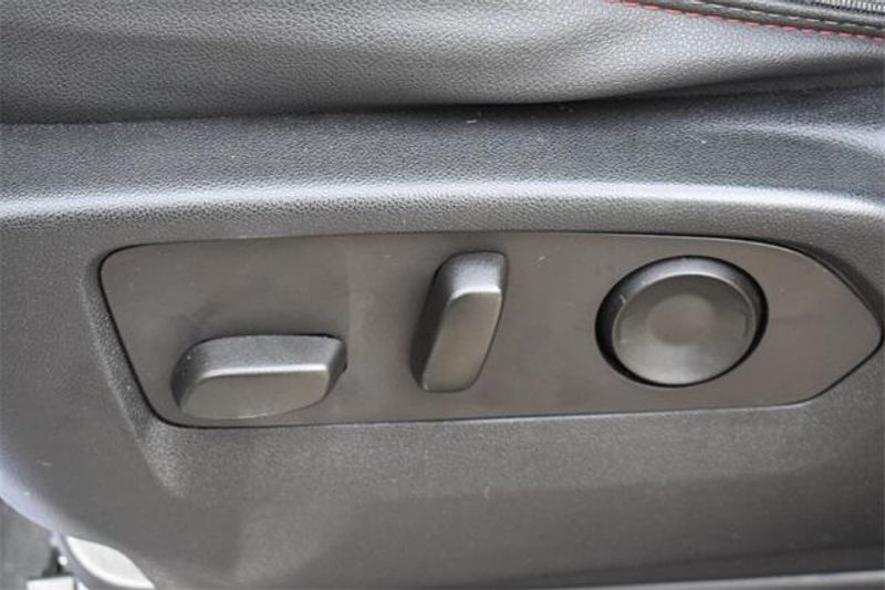 Used 2023 Chevrolet Suburban RSTImage 29