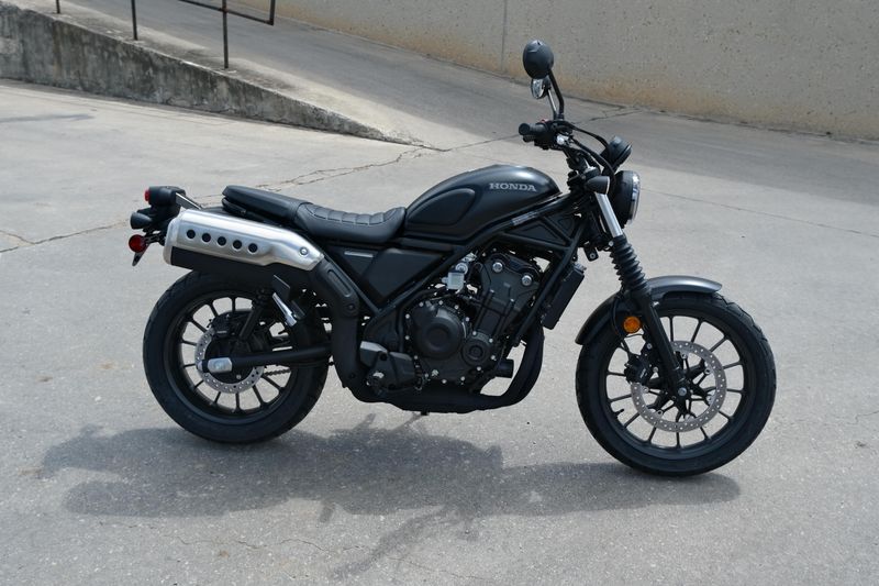 2025 Honda CL500A MATTE BLACK METALLIC Image 2