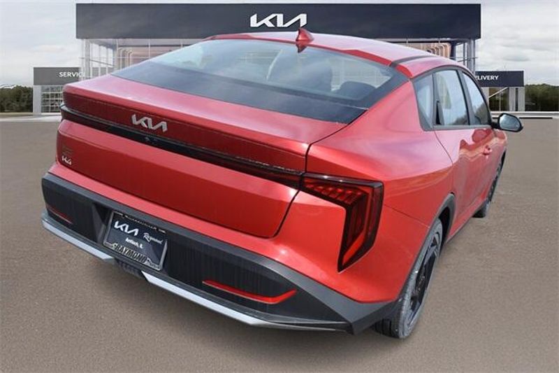 2025 Kia K4 EXImage 3