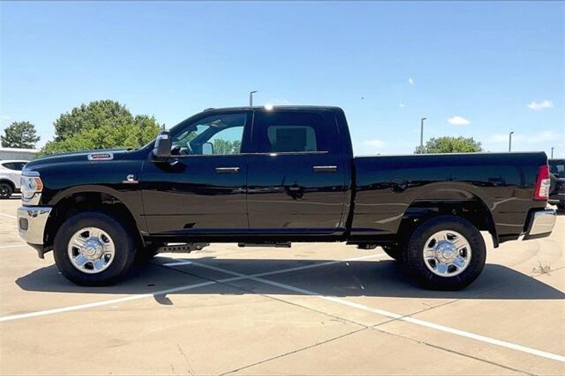 2024 RAM 2500 Tradesman Crew Cab 4x4 6